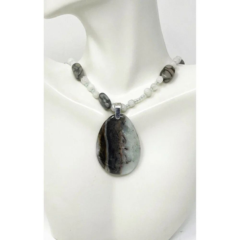 Artisan 925 Sterling Silver Banded Agate Stone Pendant Statement Necklace